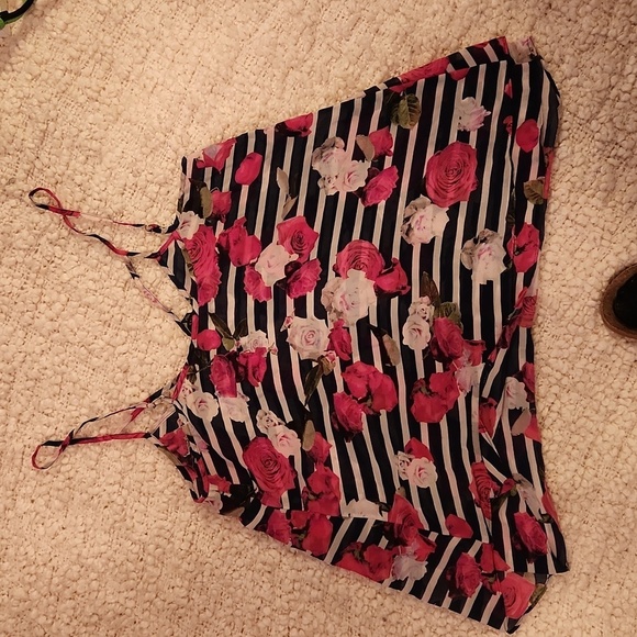 Guess blouse - Picture 3 of 3